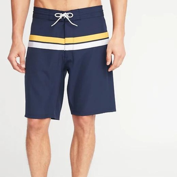 Old Navy Built-In Flex Board Shorts for Men New - Picture 1 of 2